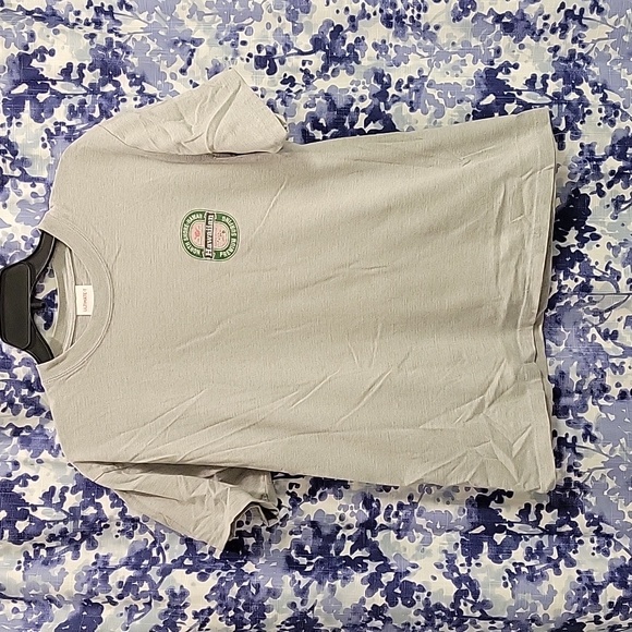 Great Condition Hawaiian T-Shirt with imitation logo to Heineken 🌈 - Picture 1 of 4